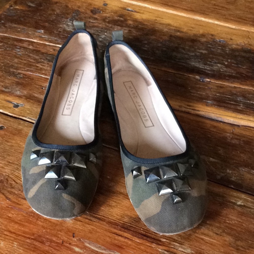 Marc Jacobs Studded Camouflaged Flats